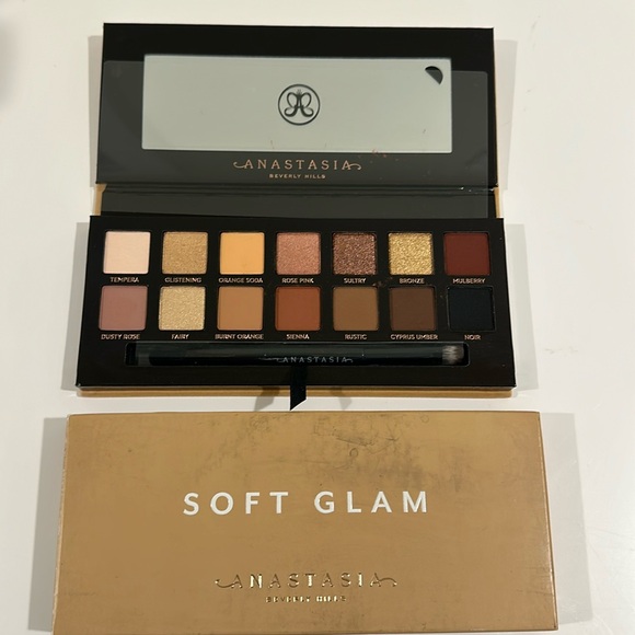 Anastasia soft glam palette - Picture 1 of 2